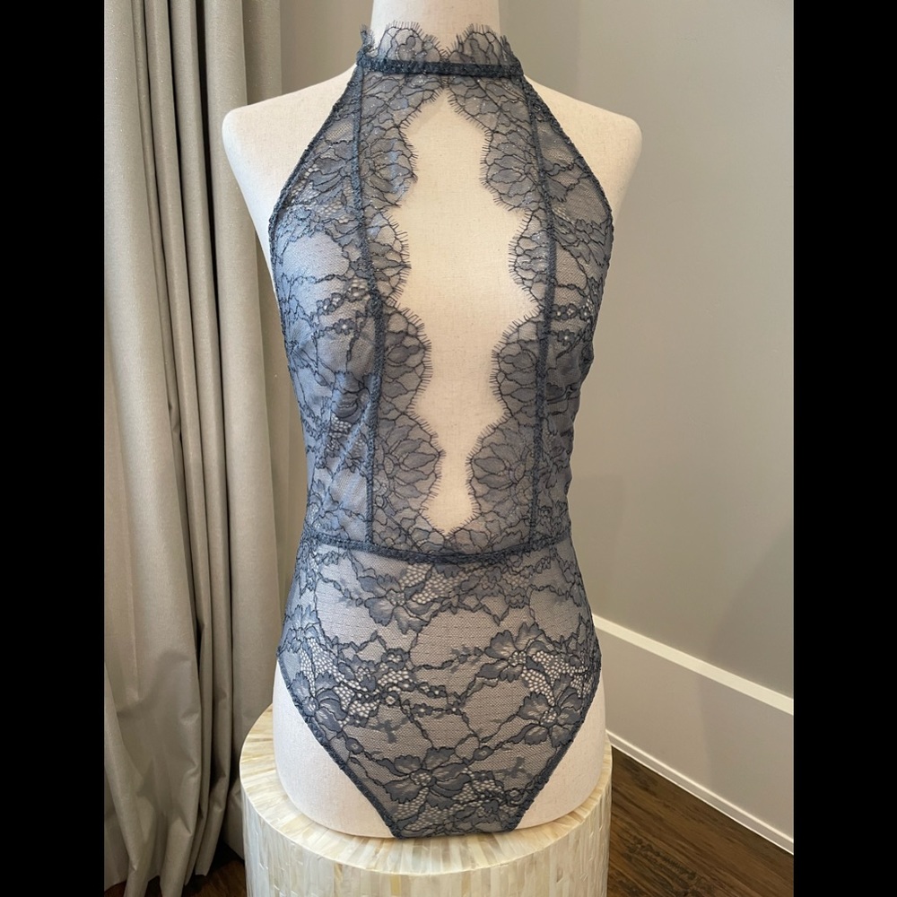 NEW STUNNING SEXY SHEER GORGEOUS VS SILVER GRAY LACE TEDDY!
